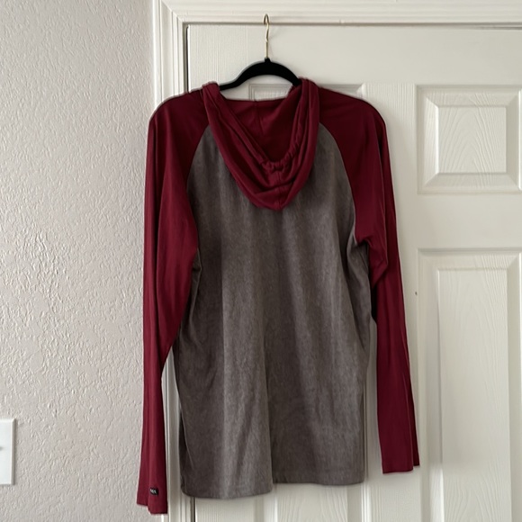 Women or Men’s RVCA hoodie size Medium - Picture 3 of 3